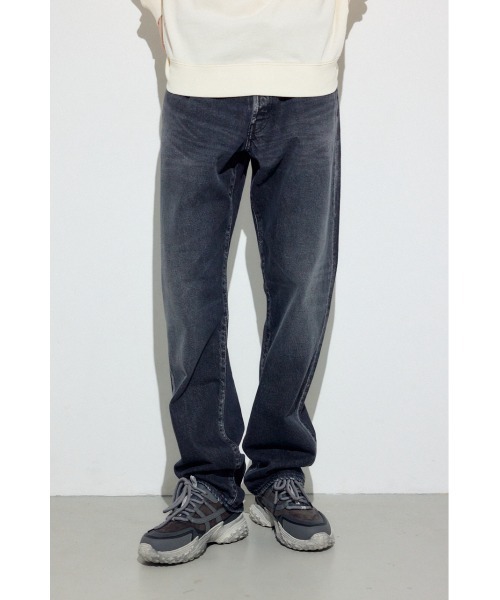 AZUL by moussy(アズールバイマウジー)の「AZUL DENIM ルーズストレート(デニムパンツ・メンズ・ブラック/ブルー/ワンウォッシュ・34inch/32inch/30inch/28inch)」の5枚目の写真