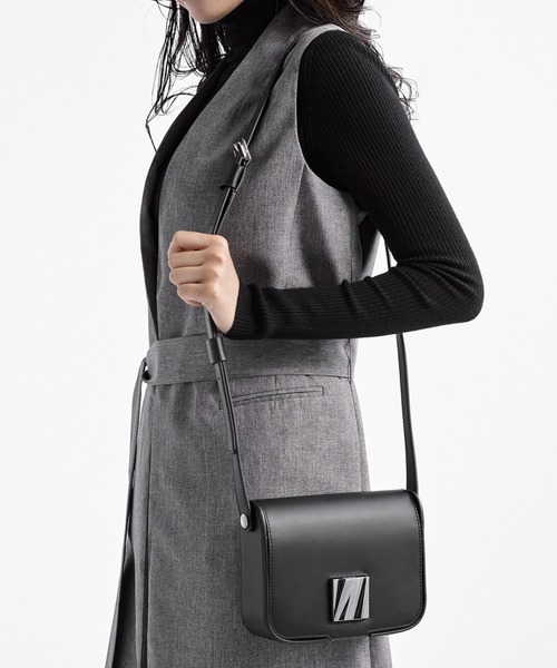 TUMI(トゥミ)の「OLAS スモール・ショルダー・バッグ(ショルダーバッグ・レディース・ブラウン系その他/オートミール/ブラック・FREE)」の1枚目の写真