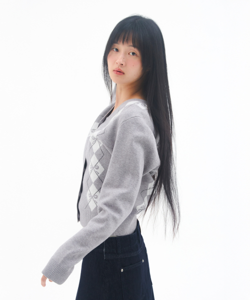 AMESWORLDWIDE(アメスワールドワイド)の「CROP V NECK ARGYLE CARDIGAN GREY(カーディガン/ボレロ・レディース・その他・FREE)」の5枚目の写真