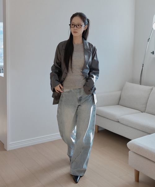 UNE MANSION（ユヌマンション）の「【2026SS新作アイテム】【UNE ORIGINAL】 テーラーカラーフォーボタンストライプオーバーサイズジャケット（テーラードジャケット・レディース・チャコール/ブラウン/ブラック・FREE）」の4枚目の写真