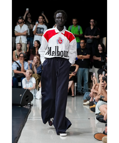 yoshiokubo（ヨシオクボ）の「yoshiokubo ヨシオクボ / DEEP CUT WIDE PT ディープカットシームレスワイドパンツ / YKS26404（その他パンツ・メンズ・ブラック・3/2）」の10枚目の写真