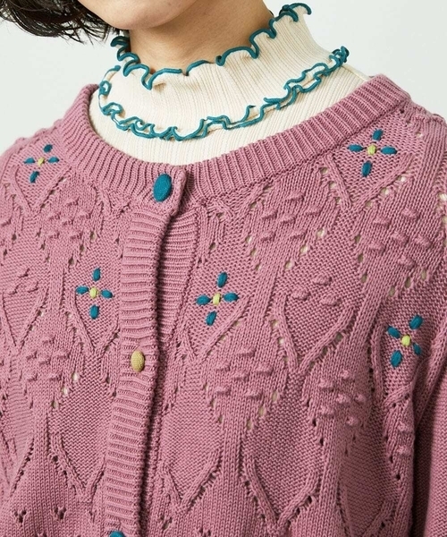 Jocomomola(ホコモモラ)の「フラワー刺繍ケーブルニットカーディガン(カーディガン/ボレロ・レディース・グリーン/ライトピンク・40)」の8枚目の写真