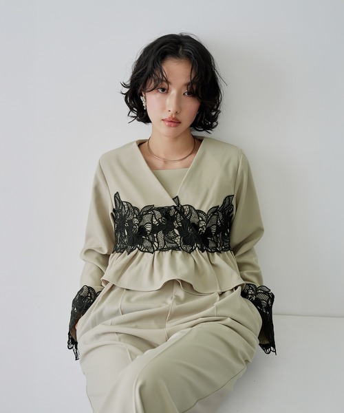NOGLE(ノグル)の「【NOGLE/ノグル】レースフラワージャケットセットパンツドレス(パンツドレス・レディース・グレイッシュベージュ/ブラック/グレー・S/M)」の4枚目の写真