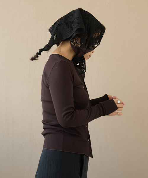 IENA LA BOUCLE（イエナラブークル）の「IENA LA BOUCLE R/Lサテンレースコンビバブーシュカ（バンダナ/スカーフ・レディース・ブラウン・FREE）」の8枚目の写真