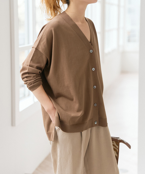 Spick & Span（スピックアンドスパン）の「Emil cotoni Vネックカーディガン（カーディガン/ボレロ・レディース・ピンク系その他/ネイビー/キャメル・FREE）」の3枚目の写真