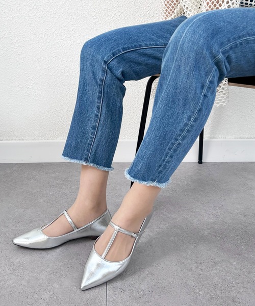 MAMIAN（マミアン）の「Tストラップ フラットパンプス（パンプス・レディース・シルバー/ブラック・25.0cm/24.5cm/24.0cm/23.5cm/23.0cm/22.5cm）」の8枚目の写真