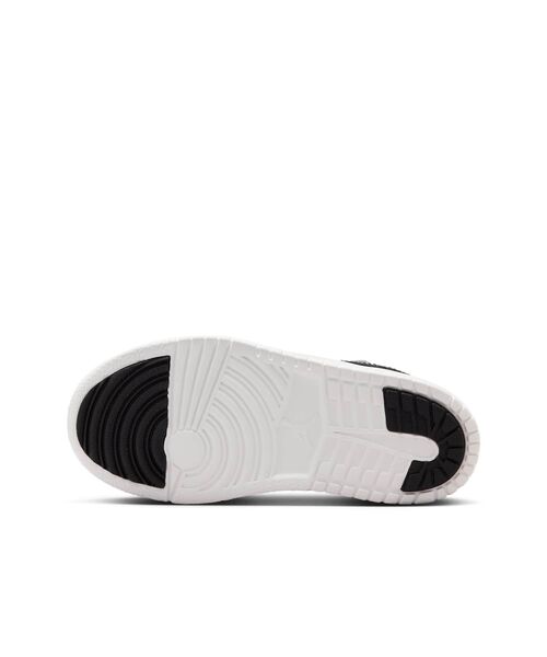JORDAN BRAND(ジョーダンブランド)の「ジョーダン 1 LOW ALT リトルキッズシューズ / Jordan 1 Low Alt Little Kids' Shoes DR9748-045 Black(スニーカー・キッズ・ブラック・20.5/20/19.5/19/18/17.5/17/16.5/22/21.5/21/18.5)」の4枚目の写真