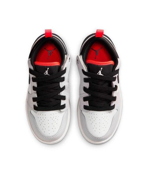 JORDAN BRAND(ジョーダンブランド)の「ジョーダン 1 LOW ALT リトルキッズシューズ / Jordan 1 Low Alt Little Kids' Shoes DR9748-045 Black(スニーカー・キッズ・ブラック・20.5/20/19.5/19/18/17.5/17/16.5/22/21.5/21/18.5)」の6枚目の写真