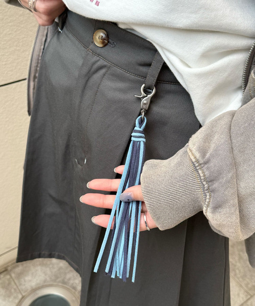 DOUBLE NAME（ダブルネーム）の「チャーム付きサイドプリーツミニスカート（スカート・レディース・ベージュ/ブラック系その他・FREE）」の9枚目の写真