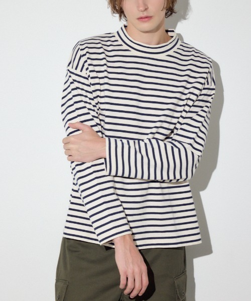 AZUL by moussy(アズールバイマウジー)の「ボーダー長袖トップス(Tシャツ/カットソー・メンズ・ブラック系その他/グレー系その他/ホワイト系その他・MEDIUM/LARGE)」の2枚目の写真