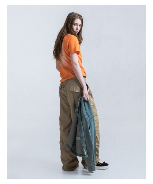 AAPE BY A BATHING APE（エーエイプバイアベイシングエイプ）の「AAPE MAIN WOVEN PANTS（その他パンツ・レディース・アイボリー/ブラック/ライトベージュ・XX-SMALL/X-SMALL/SMALL）」の4枚目の写真