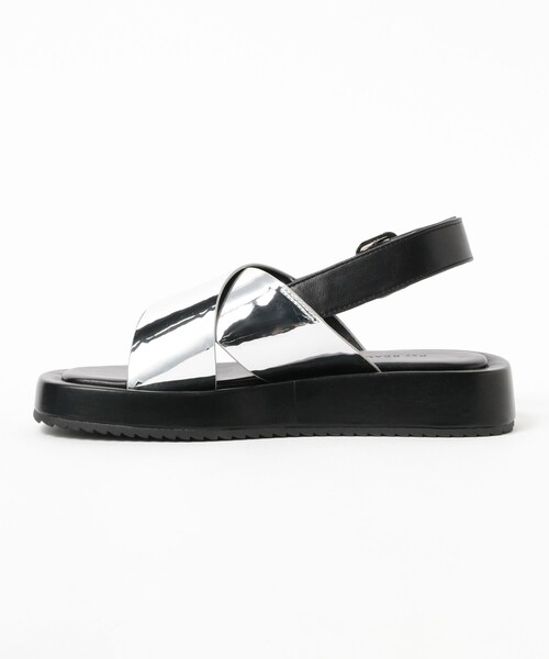 Ray BEAMS（レイビームス）の「【8/6 再値下げ】クロス ベルト サンダル 26SS（サンダル・レディース・ブラック/シルバー・37/38/36）」の11枚目の写真