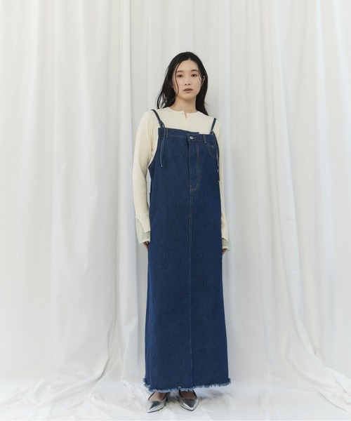 CIEL'AIR(シエルエアー)の「FRINGED DENIM JUMPER SKIRT(スソフリンジジャンスカ)(ワンピース・レディース・ブラック/インディゴブルー・FREE)」の2枚目の写真
