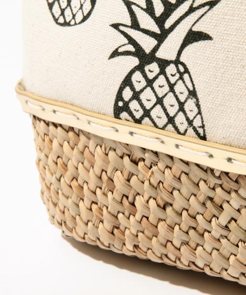 Ray BEAMS（レイビームス）の「Ctrl freak / パイナップル　クラッチ（クラッチバッグ・レディース・ホワイト/ブルー・ONE SIZE）」の7枚目の写真