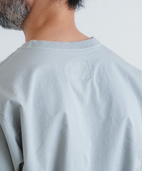 quadro(クオドロ)の「裏毛風二重織ストレッチポケ付きクルー(Tシャツ/カットソー・メンズ・ダークネイビー/オレンジ/ライトベージュ/ブルーグレー・LARGE/MEDIUM)」の22枚目の写真