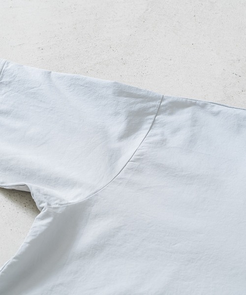 quadro(クオドロ)の「裏毛風二重織ストレッチポケ付きクルー(Tシャツ/カットソー・メンズ・ダークネイビー/オレンジ/ライトベージュ/ブルーグレー・LARGE/MEDIUM)」の11枚目の写真