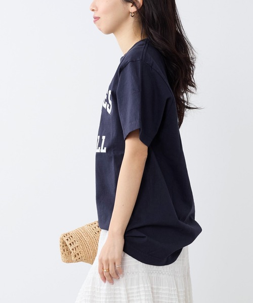 SPORTY&RICH（スポーティアンドリッチ）の「【SPORTY & RICH】Yankees Ivy ロゴプリントTシャツ（Tシャツ/カットソー・レディース・ダークネイビー・S）」の4枚目の写真