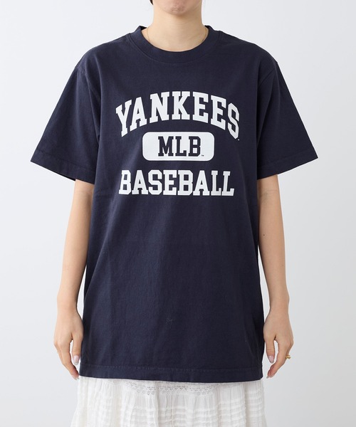 SPORTY&RICH（スポーティアンドリッチ）の「【SPORTY & RICH】Yankees Ivy ロゴプリントTシャツ（Tシャツ/カットソー・レディース・ダークネイビー・S）」の9枚目の写真