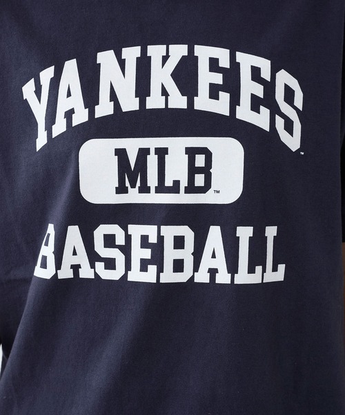 SPORTY&RICH（スポーティアンドリッチ）の「【SPORTY & RICH】Yankees Ivy ロゴプリントTシャツ（Tシャツ/カットソー・レディース・ダークネイビー・S）」の14枚目の写真