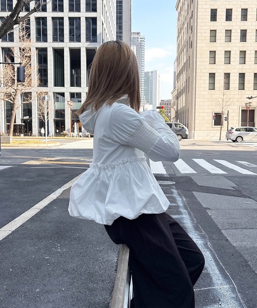 ISOOK(アイスー)の「UVカットペプラムフーディ (comochi original) / UVパーカー 紫外線カット フード付き ペプラムトップス(カーディガン/ボレロ・レディース・ホワイト/ブラック・FREE)」の15枚目の写真