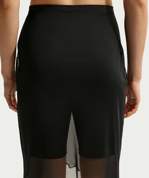 NIKE(ナイキ)の「NIKE AS WMNS NSW SHEER SKIRT / ナイキ ウィメンズ NSW シアー スカート 【SP】(スカート・レディース・ブラック・S/M/L)」の3枚目の写真