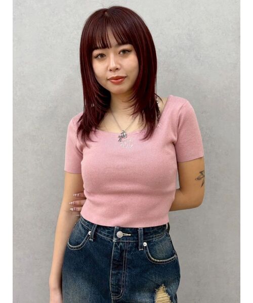 EVRIS（エヴリス）の「【着用動画あり！】ワンポイントビジューチェーンサマーニットトップス（ニット/セーター・レディース・ピンク/ブラック/ホワイト・FREE）」の3枚目の写真