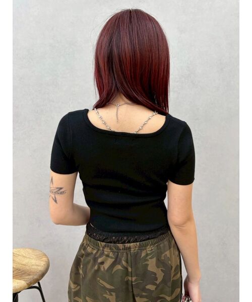 EVRIS（エヴリス）の「【着用動画あり！】ワンポイントビジューチェーンサマーニットトップス（ニット/セーター・レディース・ピンク/ブラック/ホワイト・FREE）」の6枚目の写真