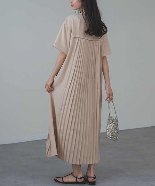 refinedworks(リファインドワークス)の「【refinedworks】セレモニー にも◎半袖 上品 プリーツ ワンピース(ワンピース・レディース・ブラック/ネイビー/ベージュ・FREE)」の3枚目の写真