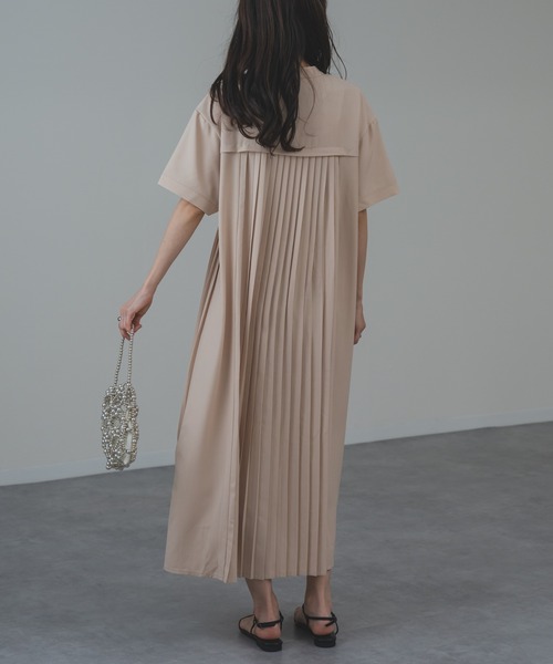 refinedworks(リファインドワークス)の「【refinedworks】セレモニー にも◎半袖 上品 プリーツ ワンピース(ワンピース・レディース・ブラック/ネイビー/ベージュ・FREE)」の11枚目の写真