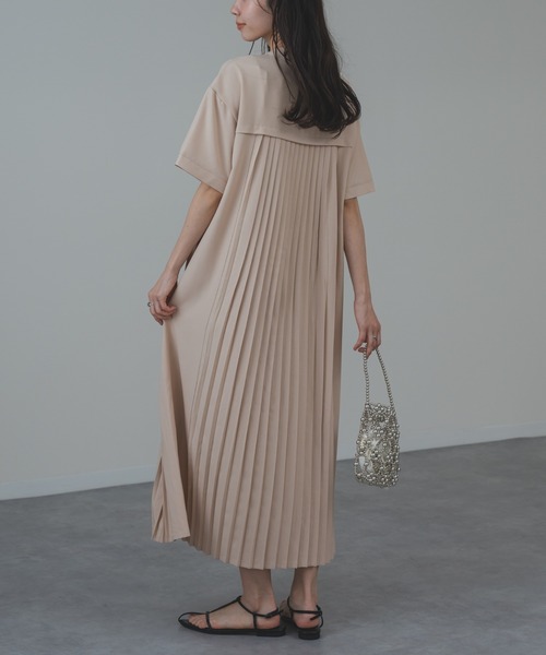 refinedworks(リファインドワークス)の「【refinedworks】セレモニー にも◎半袖 上品 プリーツ ワンピース(ワンピース・レディース・ブラック/ネイビー/ベージュ・FREE)」の12枚目の写真