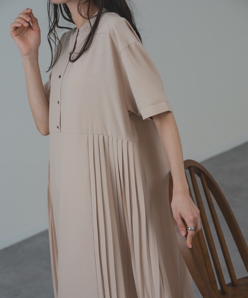 refinedworks(リファインドワークス)の「【refinedworks】セレモニー にも◎半袖 上品 プリーツ ワンピース(ワンピース・レディース・ブラック/ネイビー/ベージュ・FREE)」の19枚目の写真