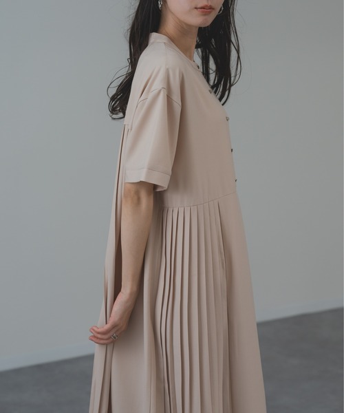 refinedworks(リファインドワークス)の「【refinedworks】セレモニー にも◎半袖 上品 プリーツ ワンピース(ワンピース・レディース・ブラック/ネイビー/ベージュ・FREE)」の21枚目の写真