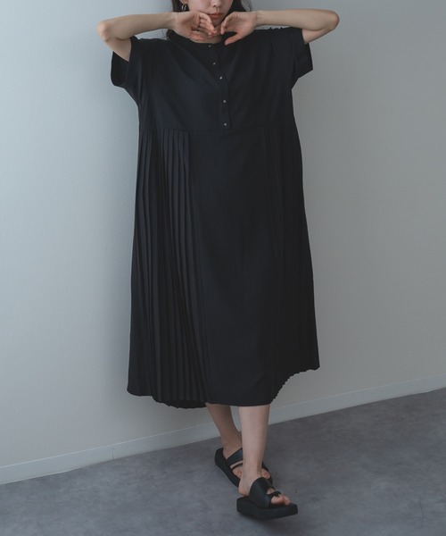 refinedworks(リファインドワークス)の「【refinedworks】セレモニー にも◎半袖 上品 プリーツ ワンピース(ワンピース・レディース・ブラック/ネイビー/ベージュ・FREE)」の8枚目の写真