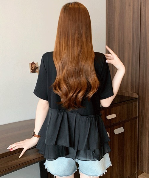 LUCPY(ラクピー)の「シアー切替フリルVネックトップス(その他トップス・レディース・ブラック/ホワイト・XX-LARGE/X-LARGE/LARGE/MEDIUM)」の5枚目の写真