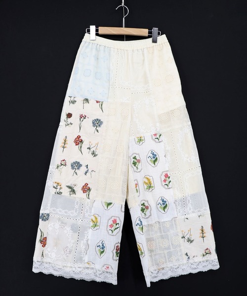 ScoLar(スカラー)の「162602:花刺繍×コットンレース×シアー 異素材パンツ(その他パンツ・レディース・ブラック/オフホワイト・M)」の11枚目の写真
