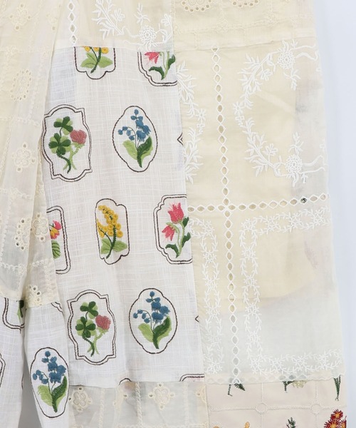 ScoLar(スカラー)の「162602:花刺繍×コットンレース×シアー 異素材パンツ(その他パンツ・レディース・ブラック/オフホワイト・M)」の12枚目の写真