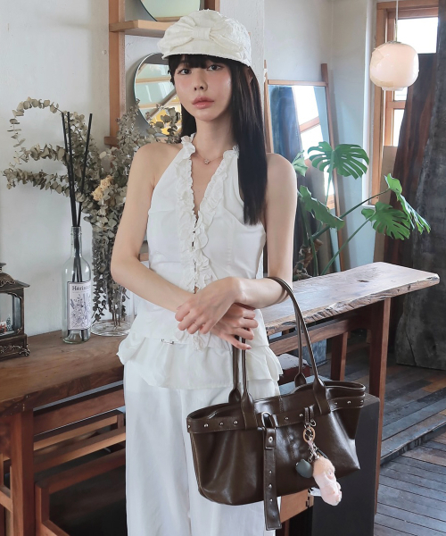 RAIMENT(レイメント)の「Stud Strap Boat Bag_Brown(ショルダーバッグ・レディース・その他・FREE)」の4枚目の写真