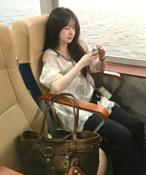 RAIMENT(レイメント)の「Stud Strap Boat Bag_Brown(ショルダーバッグ・レディース・その他・FREE)」の8枚目の写真