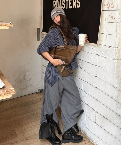 RAIMENT(レイメント)の「Stud Strap Boat Bag_Brown(ショルダーバッグ・レディース・その他・FREE)」の11枚目の写真