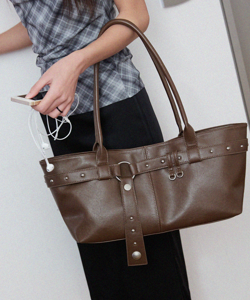 RAIMENT(レイメント)の「Stud Strap Boat Bag_Brown(ショルダーバッグ・レディース・その他・FREE)」の16枚目の写真
