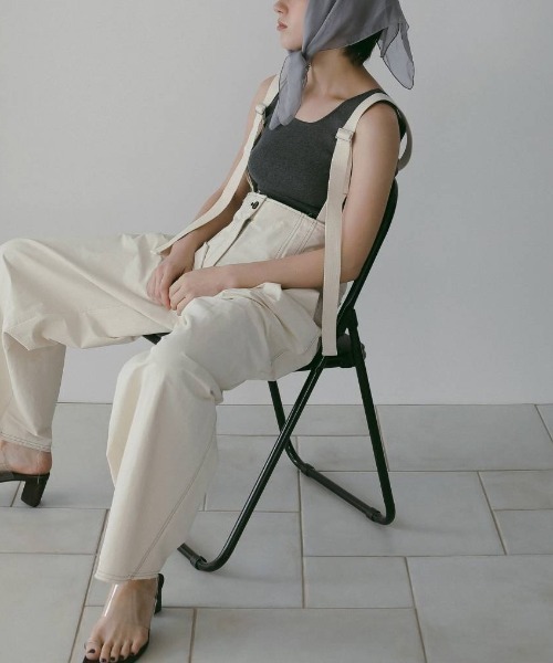 anuke(アンヌーク)の「Suspenders Wide Pants 62610704(その他パンツ・メンズ・オフホワイト/ブラック・36/38)」の2枚目の写真