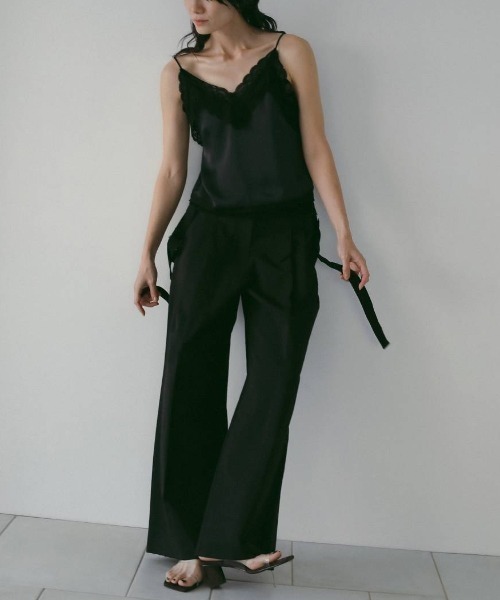 anuke(アンヌーク)の「Suspenders Wide Pants 62610704(その他パンツ・メンズ・オフホワイト/ブラック・36/38)」の1枚目の写真