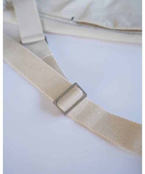 anuke(アンヌーク)の「Suspenders Wide Pants 62610704(その他パンツ・メンズ・オフホワイト/ブラック・36/38)」の7枚目の写真
