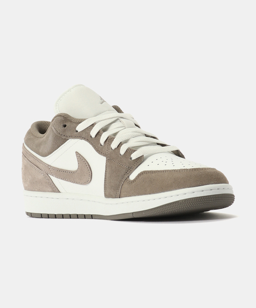JORDAN BRAND（ジョーダンブランド）の「JORDAN BRAND AIR JORDAN 1 LOW 553558-046（スニーカー・メンズ・ブラウン・26cm/27cm/26.5cm/28.5cm/28cm/27.5cm）」の5枚目の写真