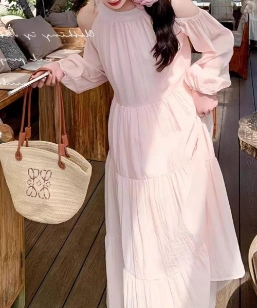 AMAJI(アマジ)の「オフショルダー ワンピース(ワンピース・レディース・ライトピンク/ライトブルー・SMALL/MEDIUM/LARGE/X-LARGE)」の3枚目の写真