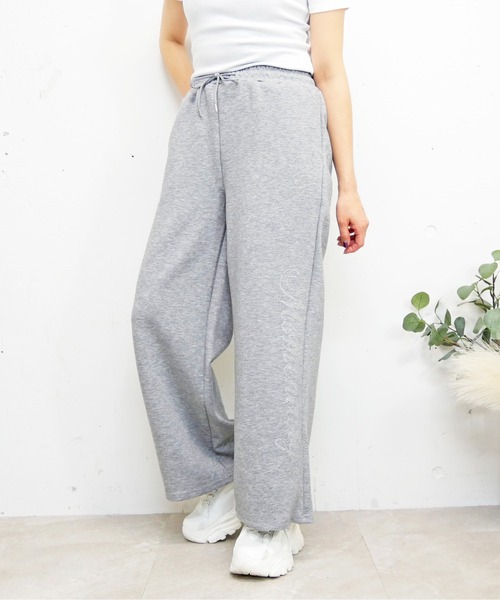 FUN(ファン)の「ラインストーンロゴパンツ(スウェットパンツ・レディース・ピンク/ブラック/グレー・M/S)」の1枚目の写真