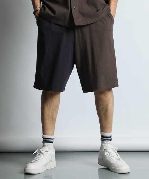 The DUFFER of ST.GEORGE(ザダファーオブセントジョージ)の「【WEB限定アイテム】8oz HEAVYWEIGHT PANEL SWITCHING GYM SHORTS:セットアップ対応 バイカラージムショーツ/ バギーショーツ / ヘビーウェイト / 8オンス / 切り替えショーツ / クレイジーパターン(その他パンツ・メンズ・スミクロ/ネイビー・MEDIUM/LARGE/X-LARGE)」の5枚目の写真