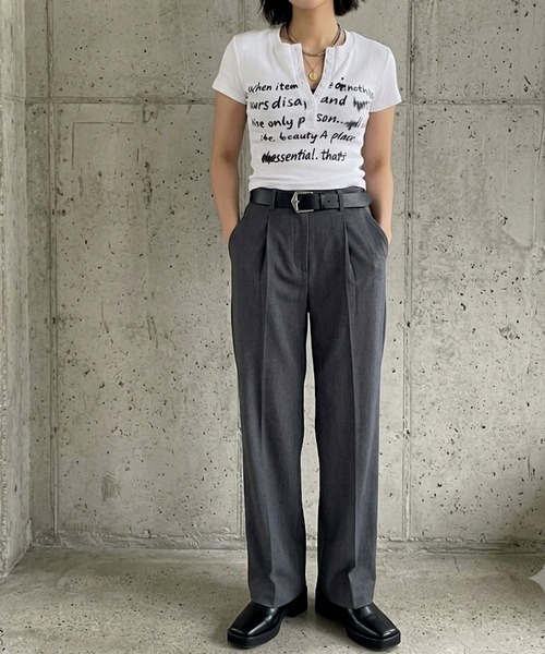 ROGER AND RAW(ロジャーアンドロウ)の「レタリングロゴ ヘンリーネック ショートTシャツ(Tシャツ/カットソー・レディース・ホワイト/グレイッシュベージュ/ブラック/レッド・FREE)」の10枚目の写真