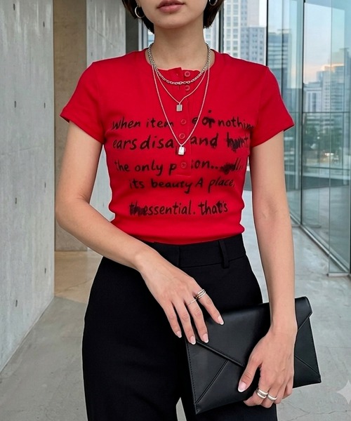 ROGER AND RAW(ロジャーアンドロウ)の「レタリングロゴ ヘンリーネック ショートTシャツ(Tシャツ/カットソー・レディース・ホワイト/グレイッシュベージュ/ブラック/レッド・FREE)」の18枚目の写真