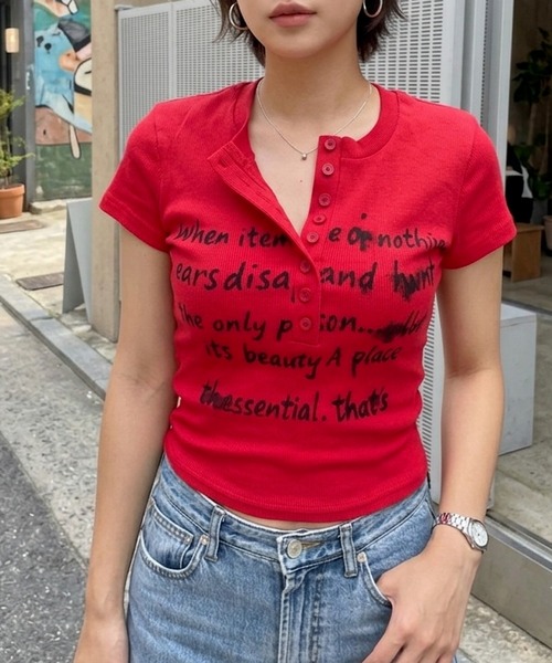 ROGER AND RAW(ロジャーアンドロウ)の「レタリングロゴ ヘンリーネック ショートTシャツ(Tシャツ/カットソー・レディース・ホワイト/グレイッシュベージュ/ブラック/レッド・FREE)」の17枚目の写真